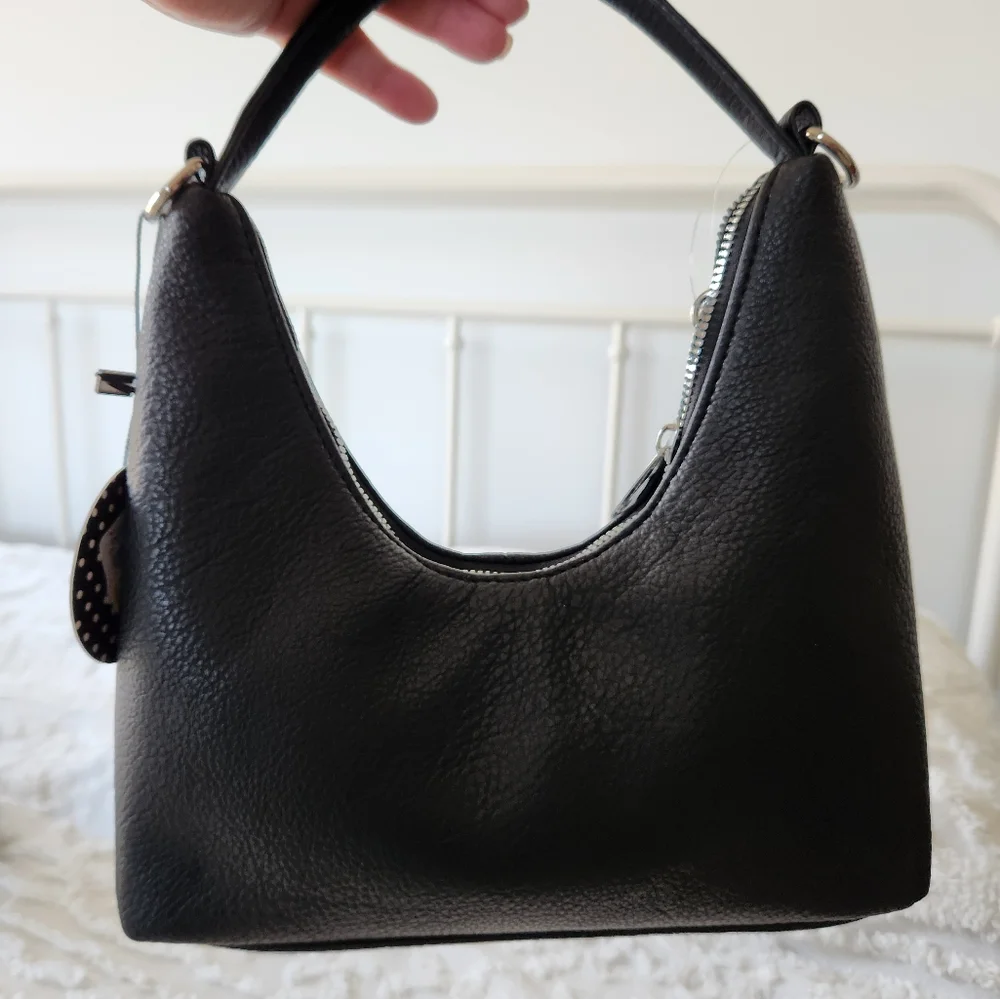 NWT Olivia and Kate New York Black Shoulder Bag.   Crossbody Strap included. - Picture 5 of 9